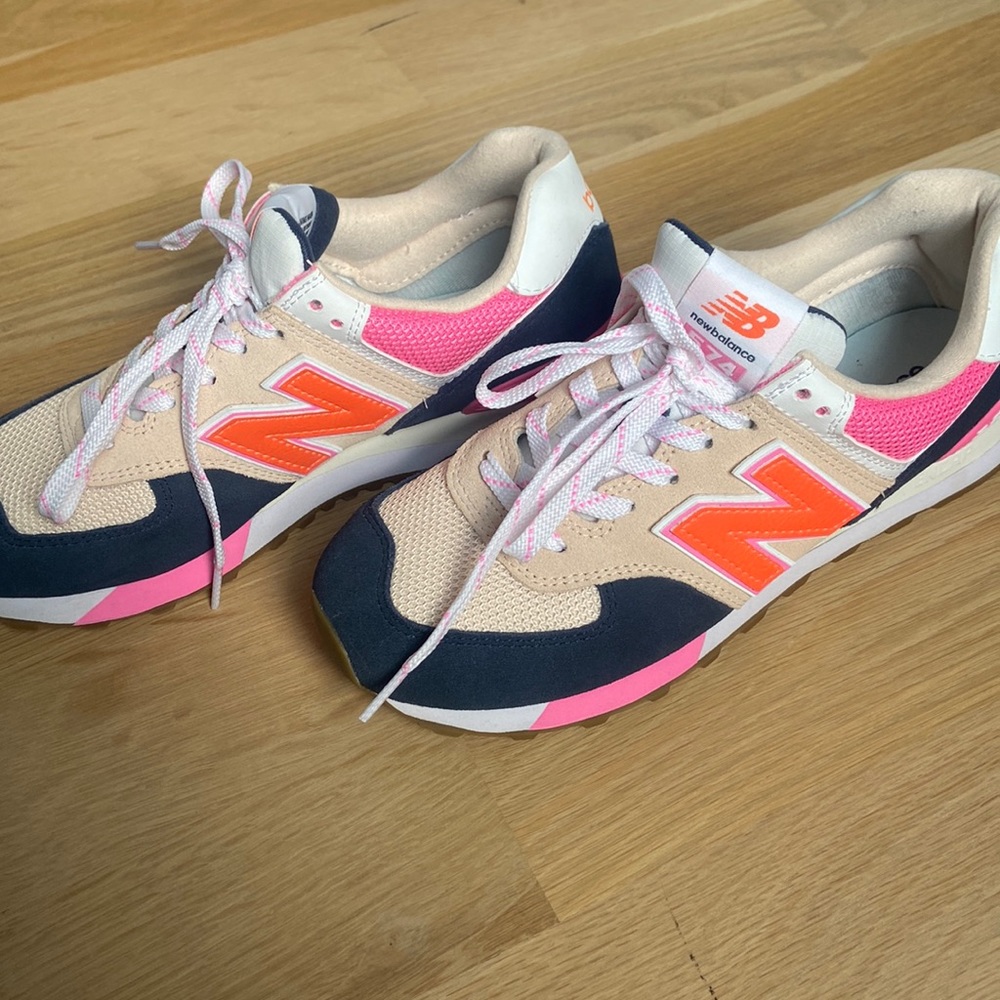 New Balance 574 sneakers size 9